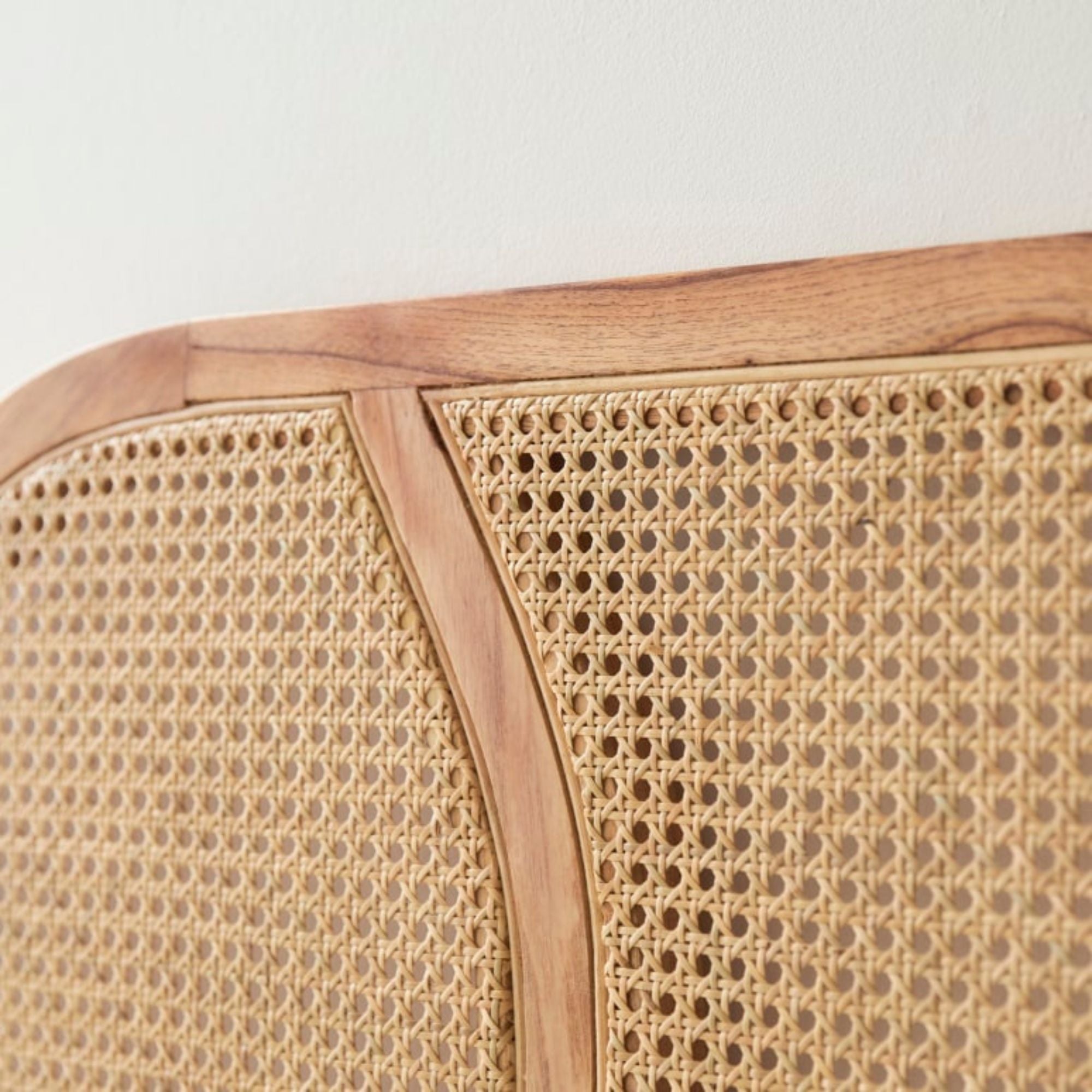 headboard-rattan