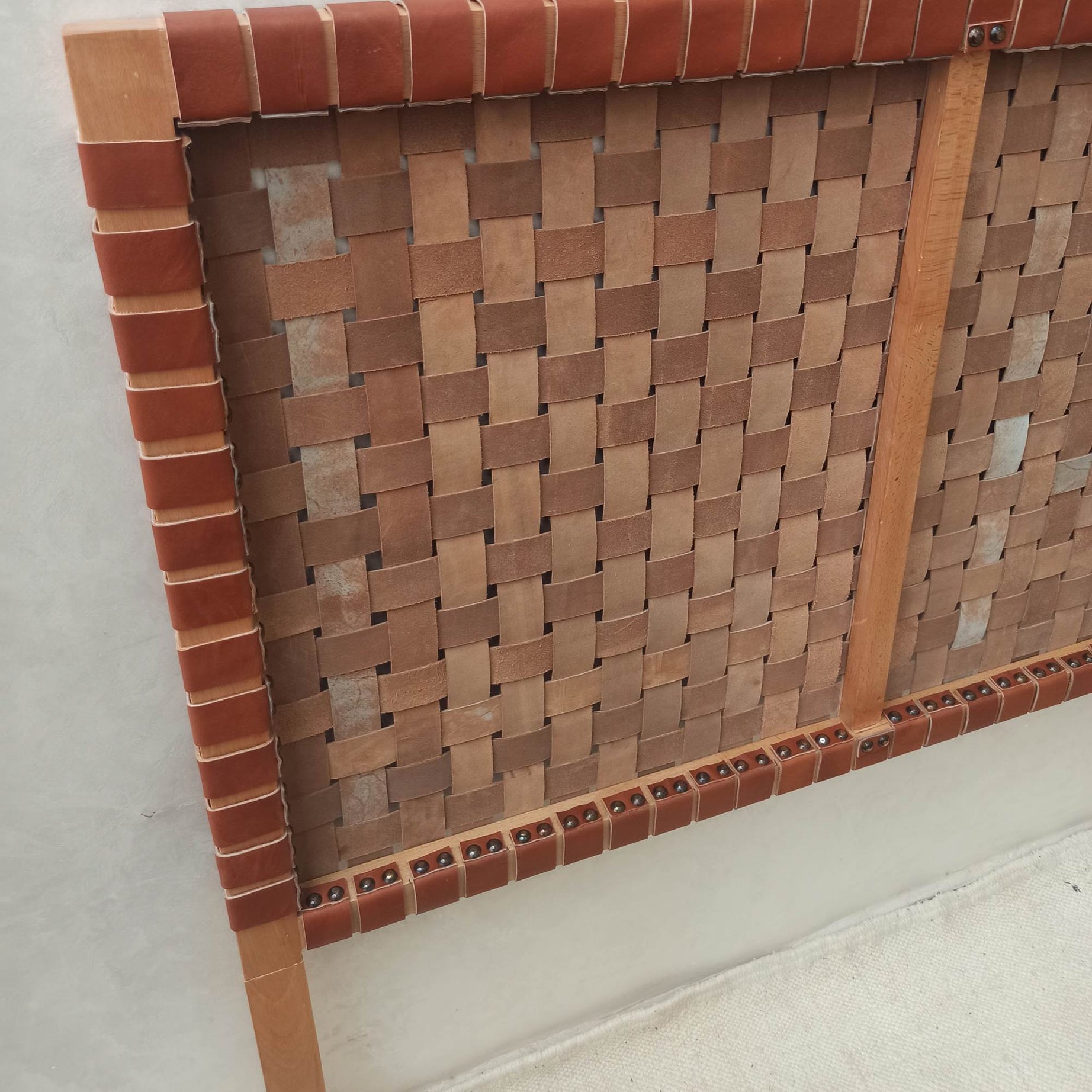 Artihandmade® headboard, showcasing artisan craftsmanship and quality.