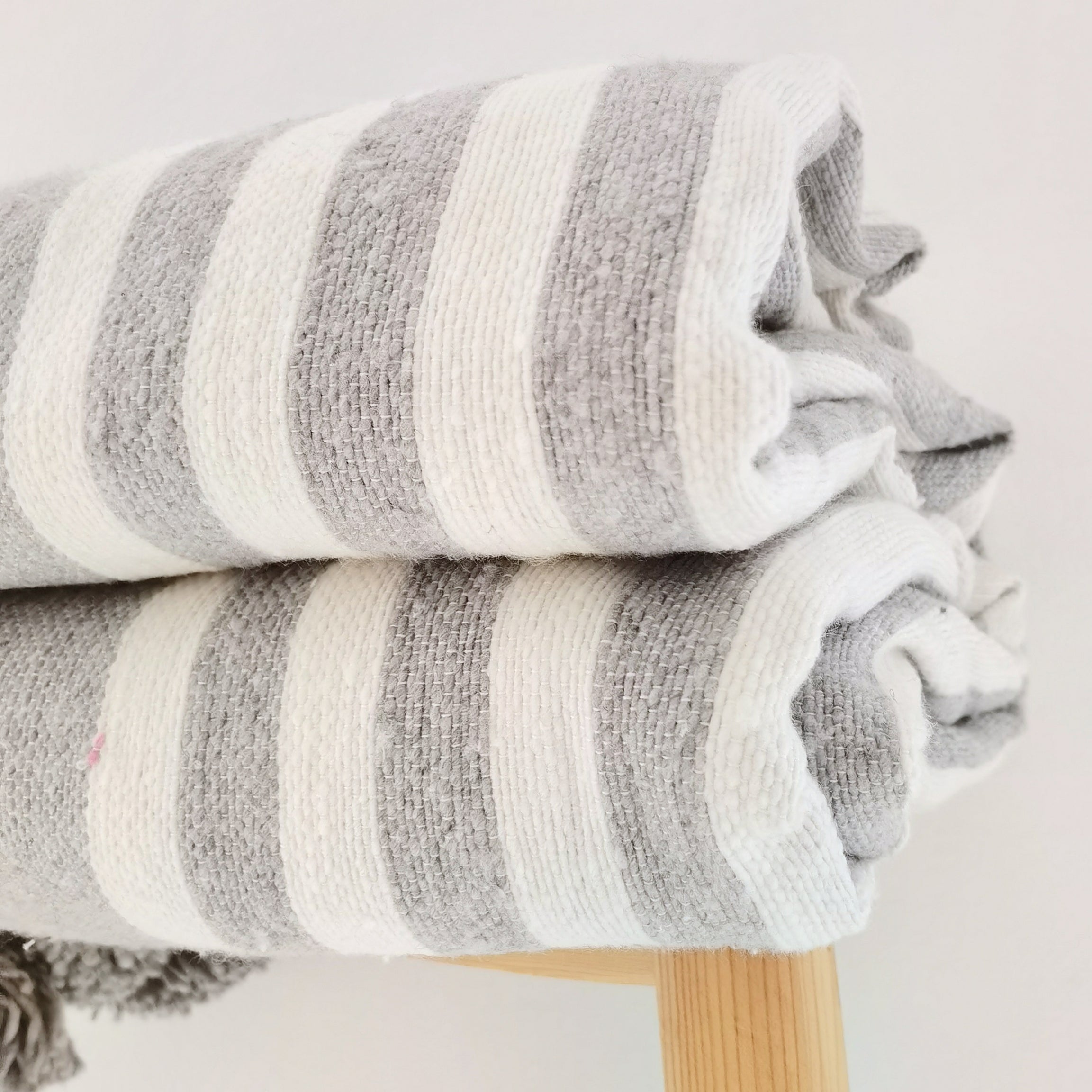 Handmade Moroccan Blanket Throw Gray white - artihandmade
